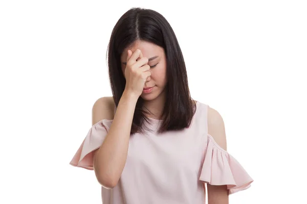 Joven mujer de negocios asiática enfermó y dolor de cabeza . —  Fotos de Stock