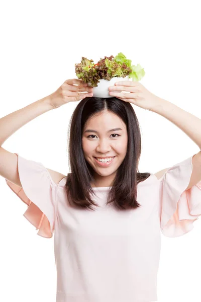 Здоровая азиатская деловая женщина с салатом . — стоковое фото