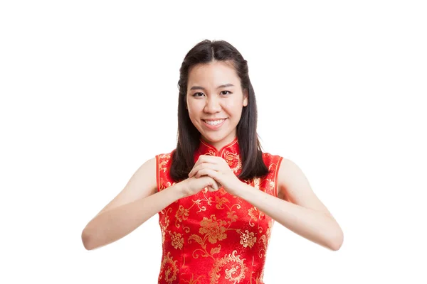 Asiatico ragazza in cinese cheongsam abito con gesto di congratula — Foto Stock