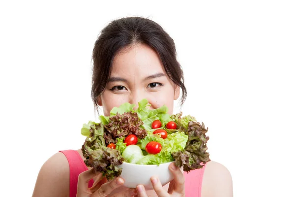 Bella ragazza asiatica sana con insalata . — Foto Stock