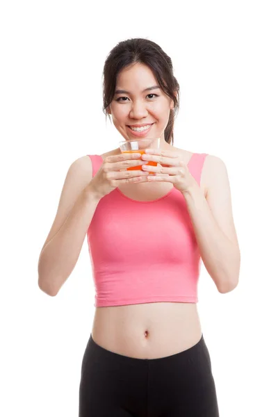 Schön asiatische gesunde Mädchen trinken Orangensaft. — Stockfoto