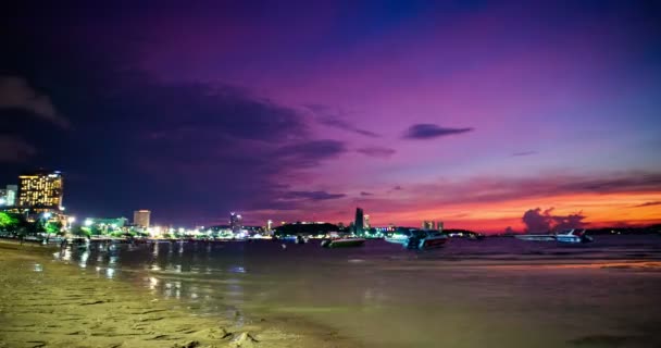 Poklatkowy zachód sceny w Pattaya beach — Wideo stockowe