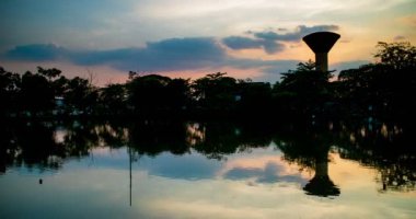  Hızlandırılmış siluet su kulesi  