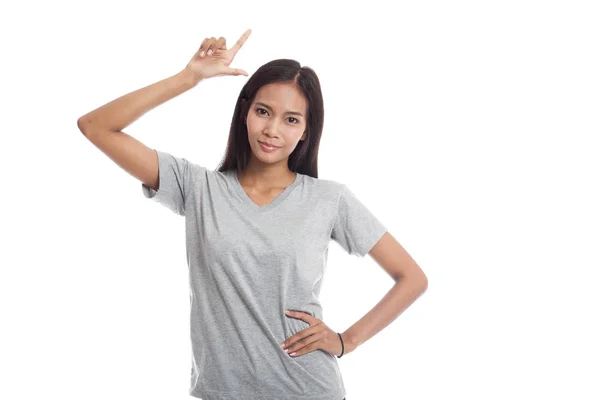 Jovem mulher asiática sorriso e apontar para cima . — Fotografia de Stock