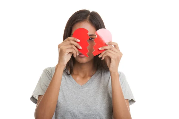 Hermosa joven mujer asiática con el corazón roto . — Foto de Stock