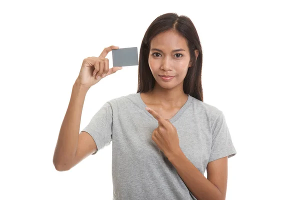 Joven mujer asiática señalar a una tarjeta en blanco . —  Fotos de Stock
