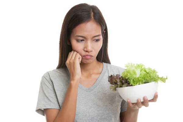 Азиатка ненавидит салат . — стоковое фото