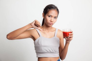 Asyalı kadın başparmak aşağı domates suyu nefret ediyorum..