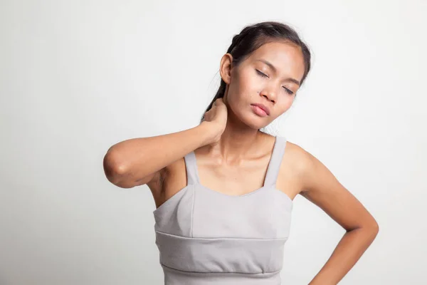 Jeune asiatique femme obtenu cou douleur . — Photo