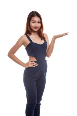 Genç Asyalı kadın eliyle mevcut.