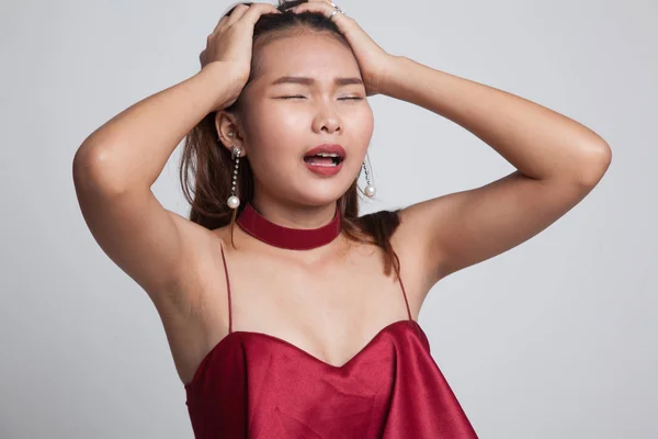 Estresado joven mujer de negocios asiática gritar . —  Fotos de Stock
