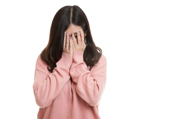 Triste joven asiática llorando con la palma de la mano. — Foto de Stock