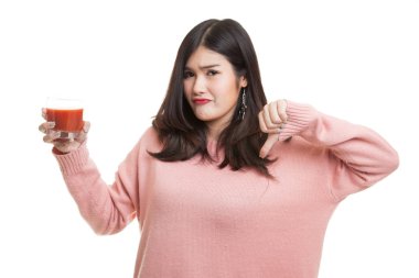 Asyalı kadın başparmak aşağı domates suyu nefret ediyorum..