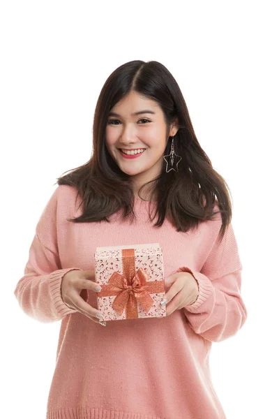 Young Asian woman with a gift box. — Stock Photo, Image