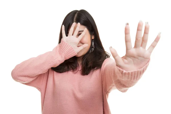 Junge asiatische Frau verbergen ihr Gesicht. — Stockfoto