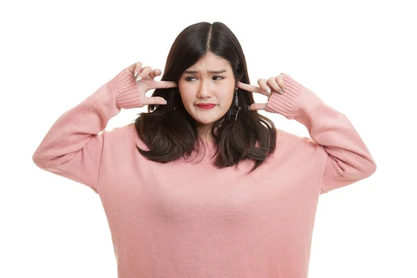 Joven mujer asiática bloquear ambos oídos con los dedos . —  Fotos de Stock