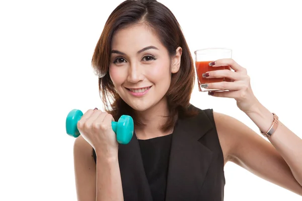 Zdravé asijské žena s činka a rajčatovou šťávou. — Stock fotografie