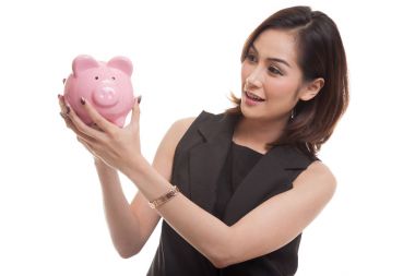Bir domuz para banka ile genç Asyalı kadın.