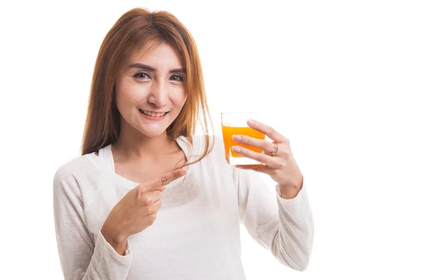 Ung asiatisk kvinna punkt till apelsinjuice. — Stockfoto