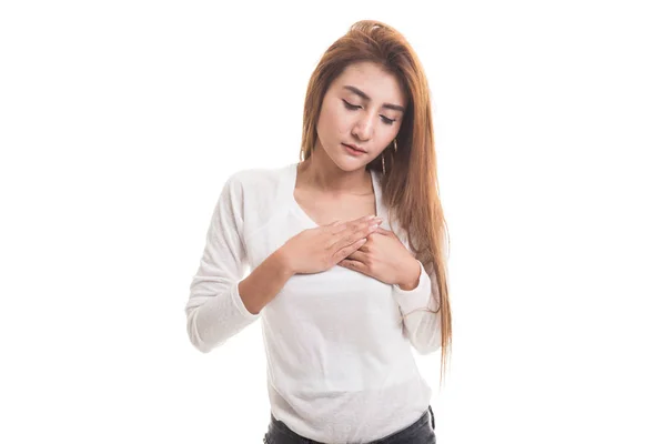 Joven asiática mujer got pecho dolor. — Foto de Stock