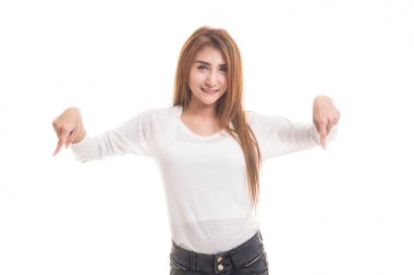 Güzel genç Asyalı kadın noktası boş yer aşağı.