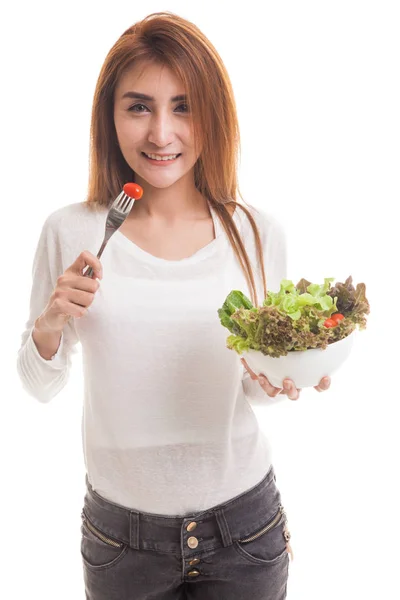 Gesunde asiatische Frau mit Salat. — Stockfoto