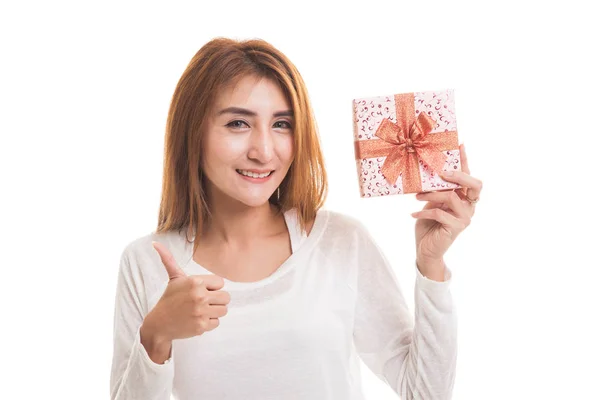 Genç Asyalı kadın Yaşasın bir hediye kutusu ile. — Stok fotoğraf