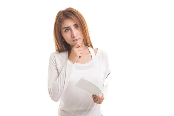 Joven mujer asiática con un libro está pensando . —  Fotos de Stock