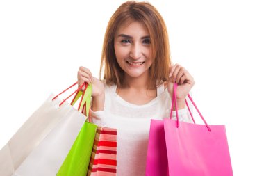 güzel genç Asyalı kadın ile alışveriş torbaları.