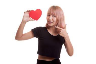 Asyalı kadın gelin için kırmızı kalp.