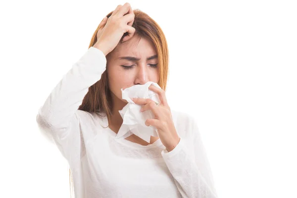 Jovem mulher asiática ficou doente e gripe . — Fotografia de Stock
