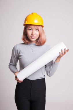 Asya mühendisi kadın planları ile.