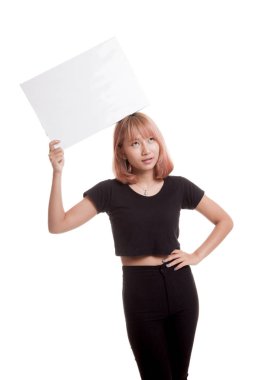 Beyaz boş işareti ile genç Asyalı kadın.