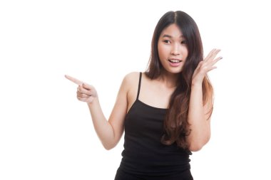 Boşluk noktasına heyecanlı Asyalı kadın.