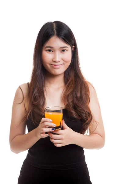 Joven mujer asiática beber jugo de naranja . — Foto de Stock