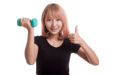 Sağlıklı Asyalı kadın Yaşasın dumbbells ile.