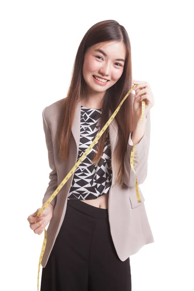 Joven mujer asiática con cinta métrica . — Foto de Stock