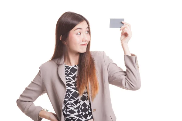 Joven mujer asiática pensar con una tarjeta en blanco . — Foto de Stock