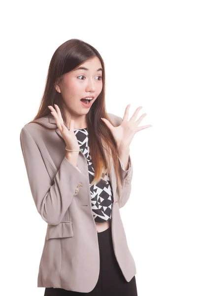 Joven asiática mujer es sorprendido y sonrisa . — Foto de Stock