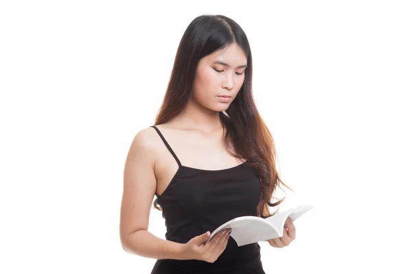 Joven mujer asiática leer un libro . — Foto de Stock