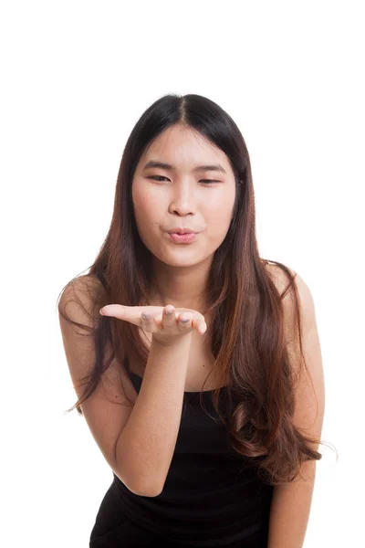 Schön junge asiatische Frau Schlag ein Kuss. — Stockfoto