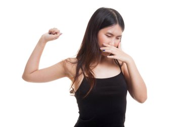 Uykulu genç Asyalı kadın esneme.