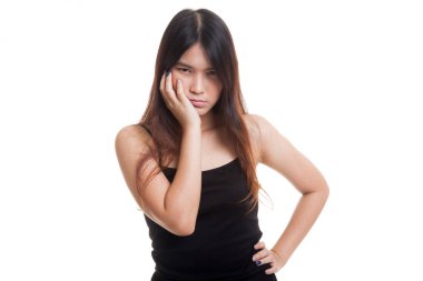 Genç Asyalı kadın diş ağrısı var.