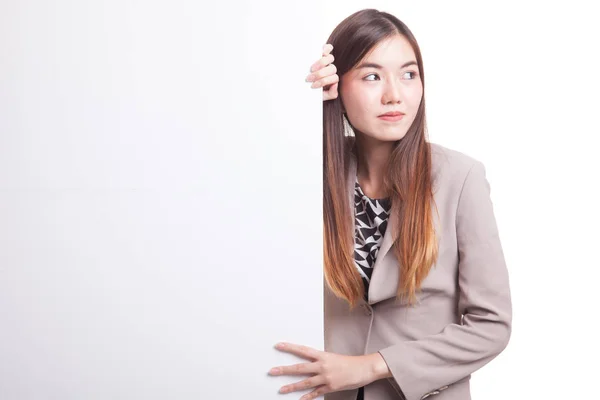 Jovem mulher asiática com sinal em branco . — Fotografia de Stock