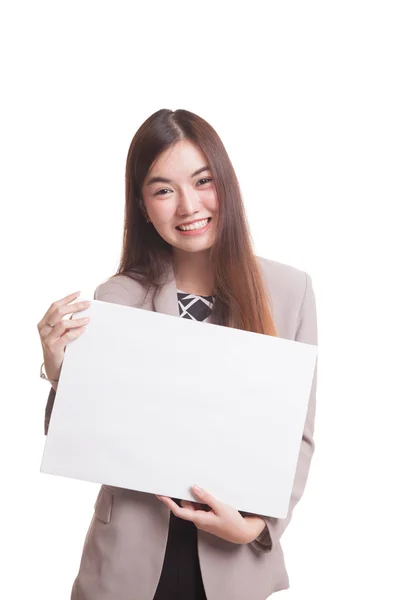 Beyaz boş işareti ile genç Asyalı kadın. — Stok fotoğraf