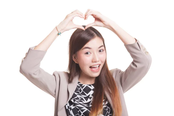 Junge asiatische Frau gestikuliert Herz Handzeichen. — Stockfoto