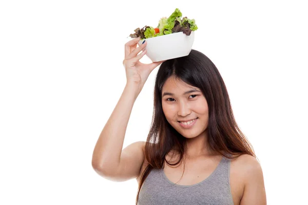 Menina saudável asiática bonita com salada . — Fotografia de Stock