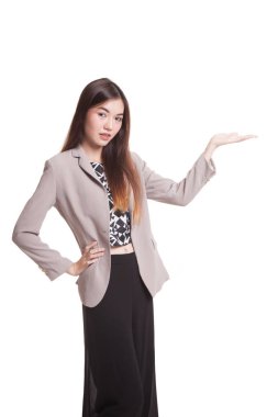 Genç Asyalı kadın eliyle mevcut.