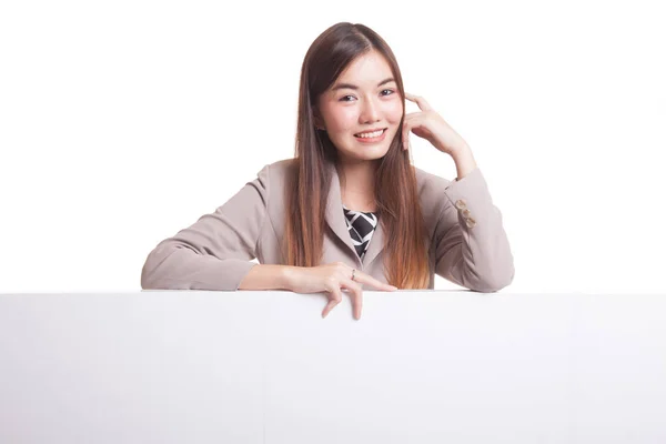 Jonge Aziatische vrouw met leeg teken. — Stockfoto