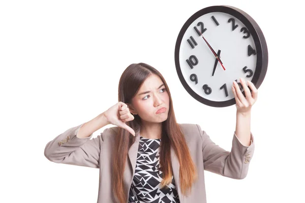 Joven mujer de negocios asiática pulgares abajo con un reloj . —  Fotos de Stock